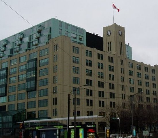 码头终点站Queen's Quay Terminal旅游景点简