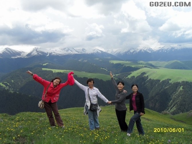 四位退休<em>姐妹</em>十四天新疆伊犁河谷<em>看</em>花之旅园满