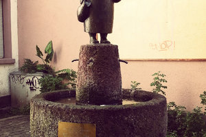 苹果酒<em>女士喷泉</em>Frau Rauscher Brunnen旅游景