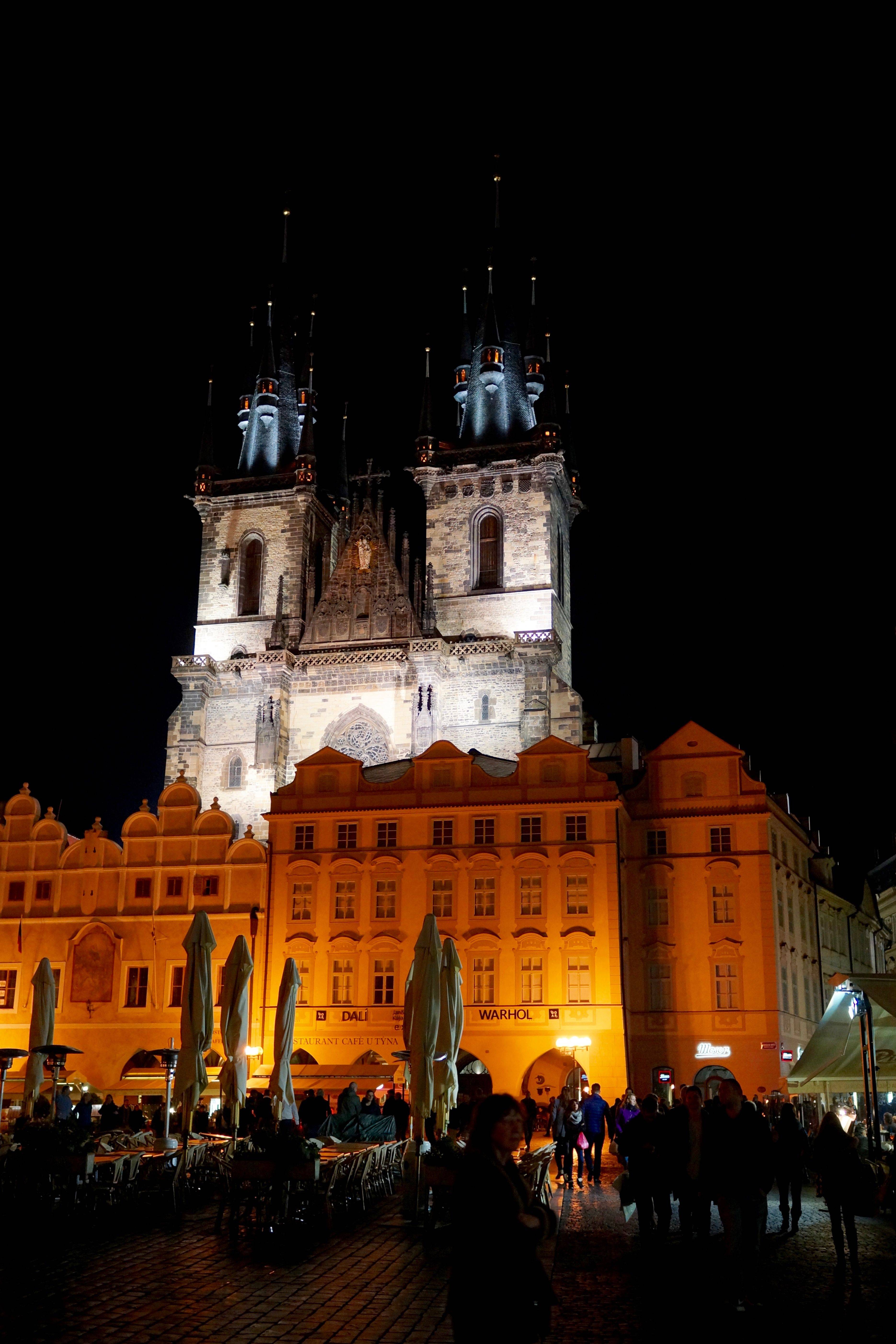 暴走布拉格 (周末徒步,火车票购买,Cafe Louvre