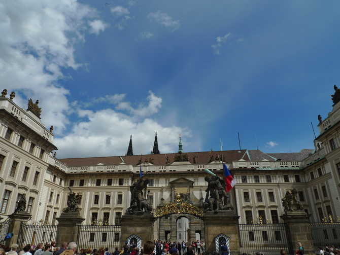 少少和小鱼捷克瑞士德国奥地利10日自驾游攻