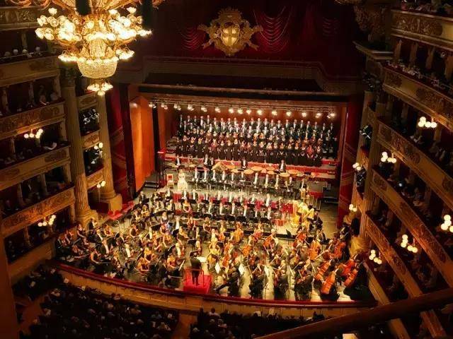 一个棒槌在世界第三大歌剧院听交响乐是一种怎