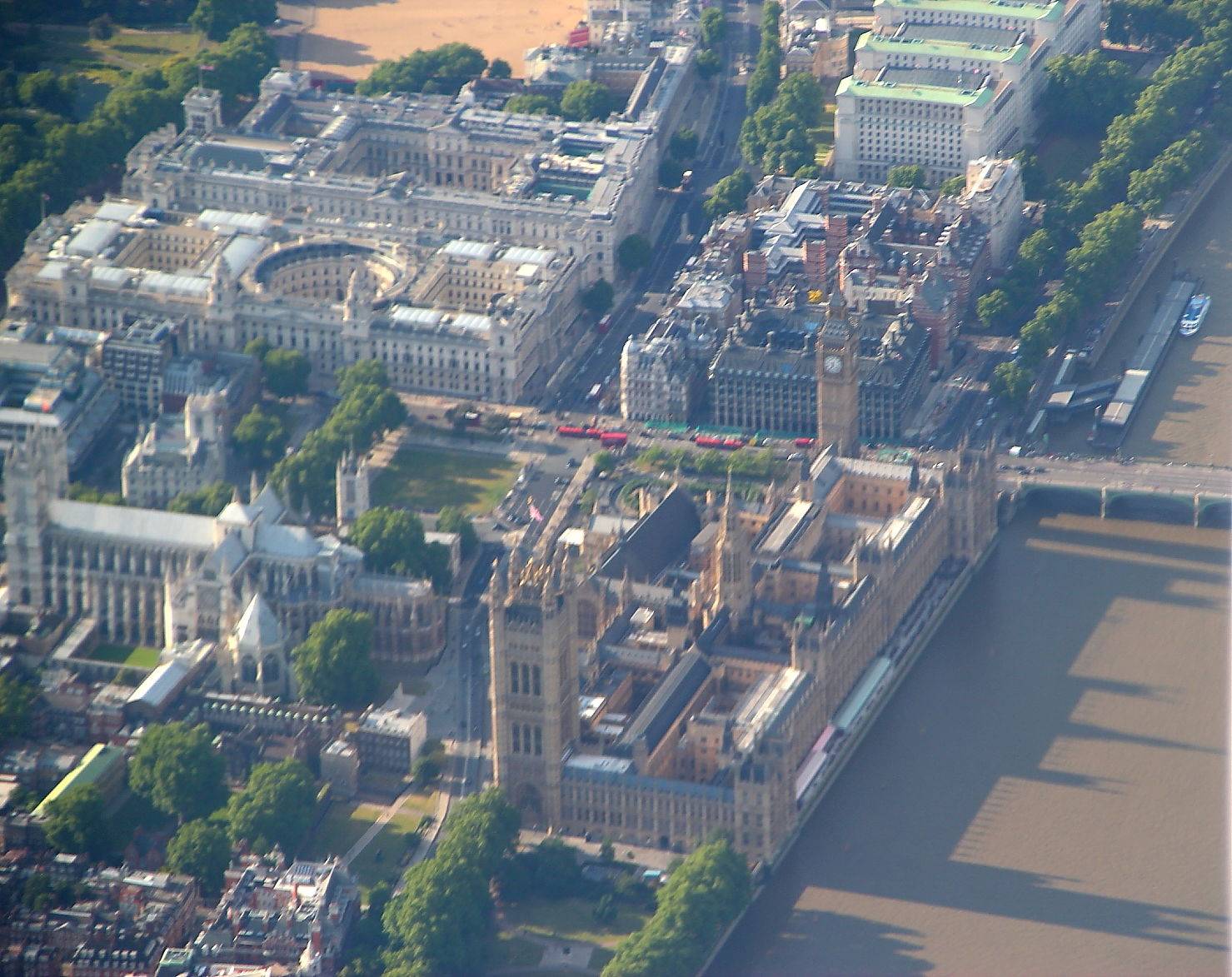 求问卡塔尔航空从上海起飞经停多哈再到伦敦希