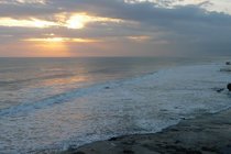 转卖巴厘岛电话卡一张~有流量 - 印度尼西亚\/东