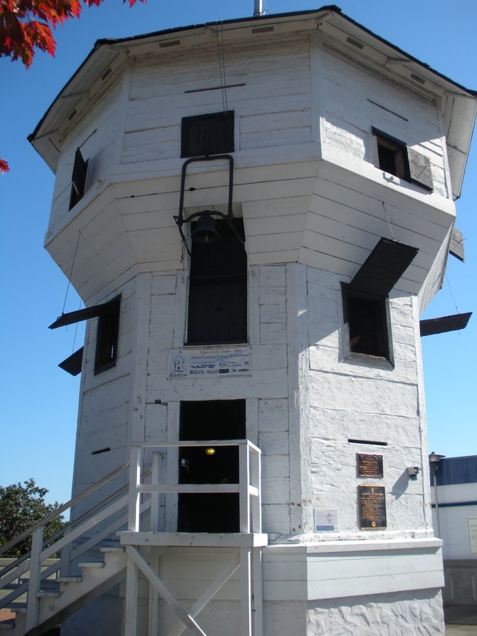 這個是Nanaimo標志性建筑物，小燈塔，聽說當時漁民就在小燈塔上站崗放哨，在當時小燈塔也是城市中最高的建筑物