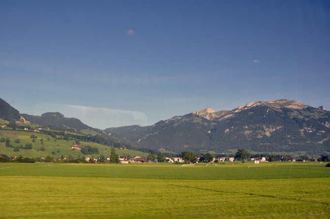 瑞西三国廿日混搭蜜月游 之大城小镇少女峰 天