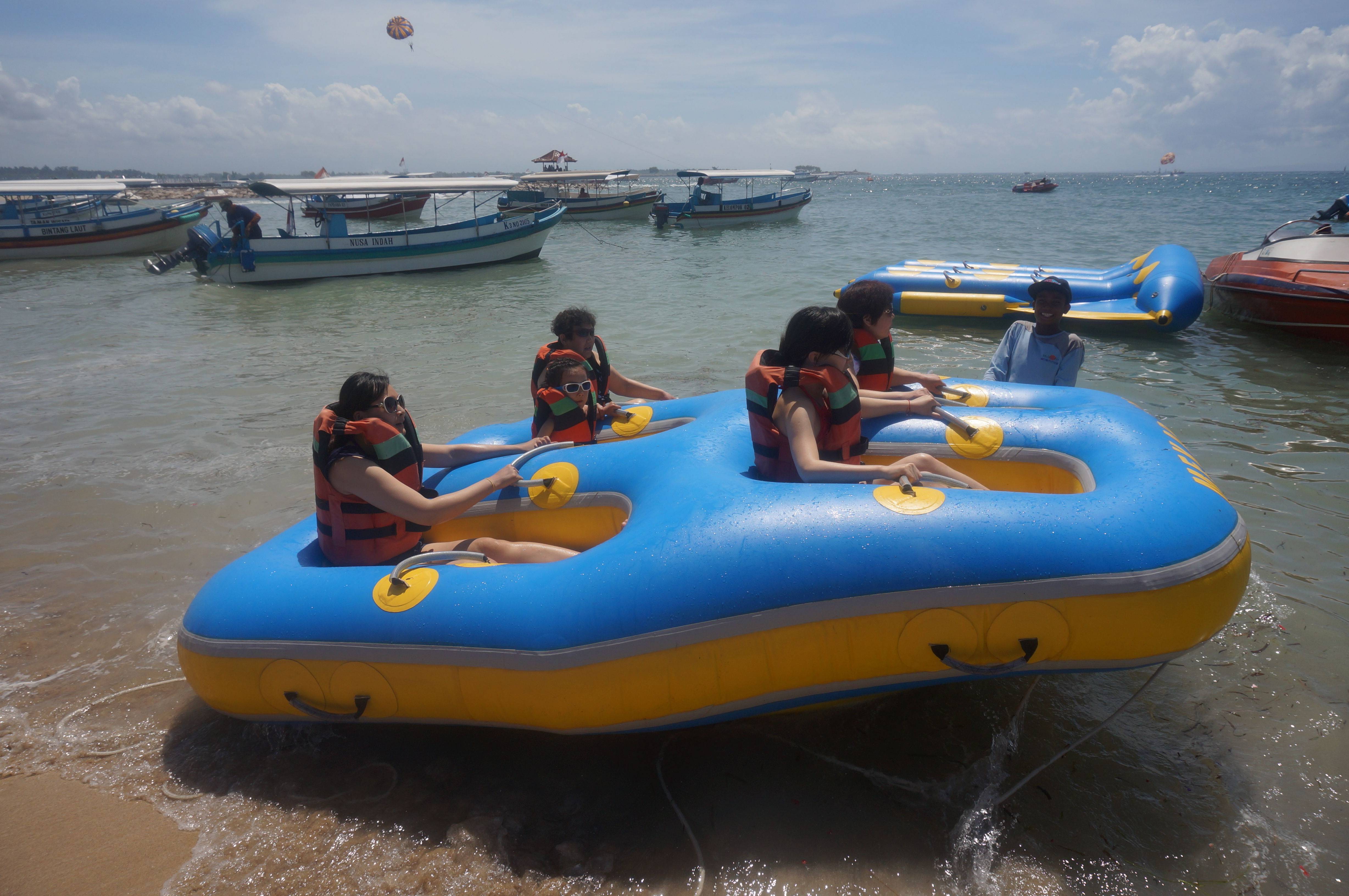 不论多艰难,也不能报团!巴厘岛拖家带口扶老携