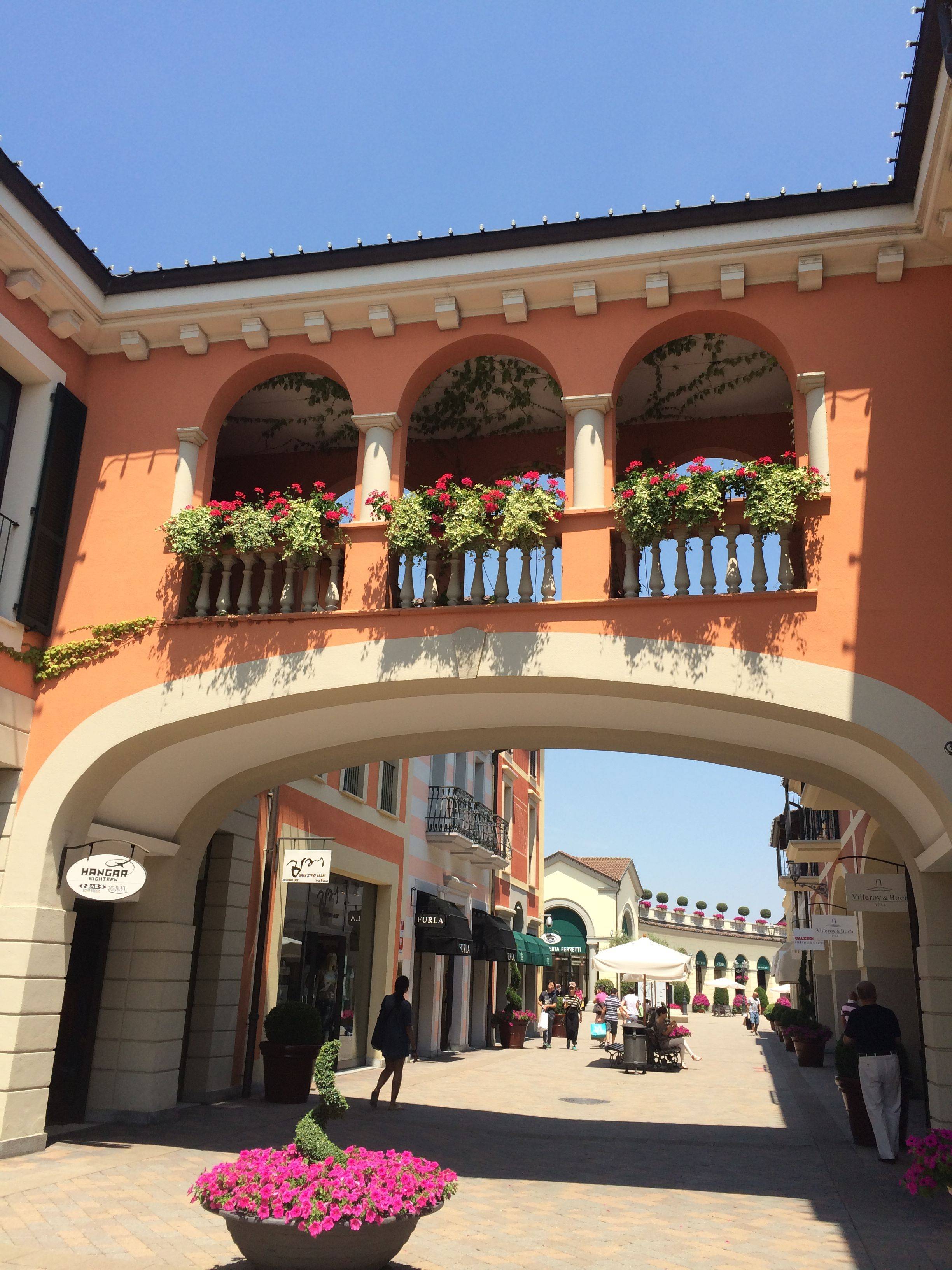 【在欧洲淘打折奢侈品】去意大利在Serravalle