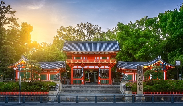 穷游商城 经典深度游京都和风古韵一日游 金阁寺 清水寺 三年坂二年坂小道 伏见稻荷大社 心斋桥 特价城市玩乐预订 打折促销优惠