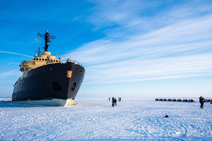 【北欧破冰船】桑普号破冰船一日游+龙虾服冰上漂浮+船上自助餐+赠冰雪城堡主题门票+赠破冰船证书+赠出行指南（罗瓦涅米接送/凯米接送/码头出发）