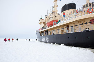 【北欧破冰船】芬兰罗瓦涅米玻璃屋+凯米玻璃别墅+破冰船+冰雪城堡+雪橇冰雪活动5日自助游（赫尔辛基往返）