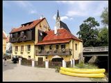 那是一个二十五，六岁的捷克女孩 ---- &#268;esk&yacute; Krumlov，味道