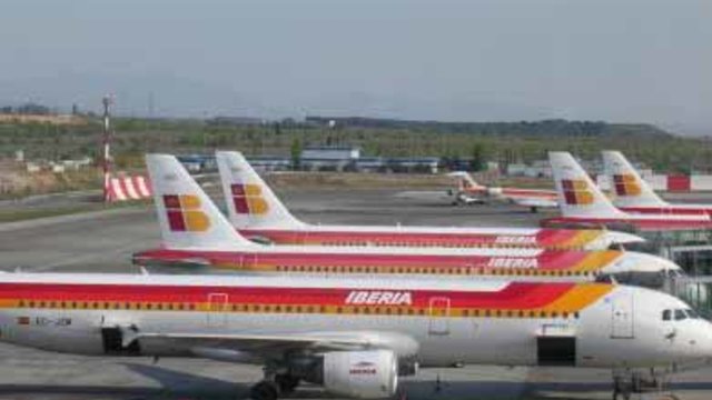 阿道弗·苏亚雷斯--马德里巴拉哈斯机场交通攻