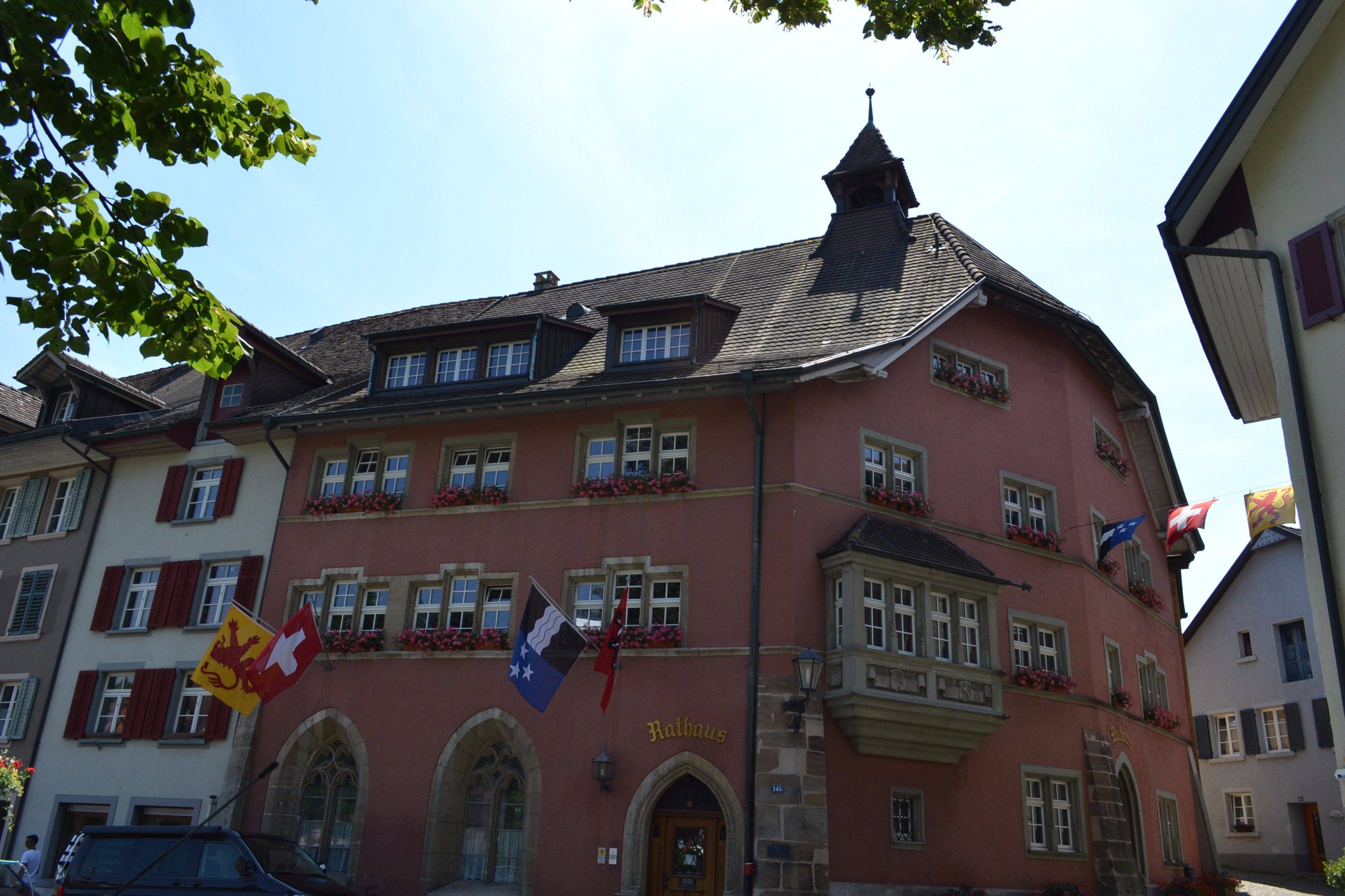 "天马行空看世界,走马观花逛瑞士"阿尔高州之劳芬堡laufenburg篇