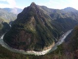 走近世界第一峡谷-雅鲁藏布大峡谷，欣赏最震撼人心“大拐弯”