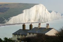 德国某品牌服装上赫然印着 F-U-C-K YOU CHI