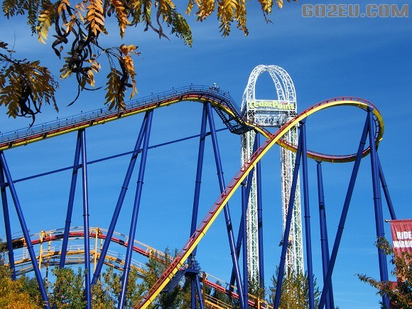 cedarpoint 号称世界最大的过山车乐园