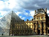 巴黎卢浮宫游玩婚纱照