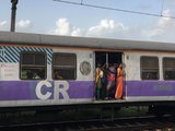 在孟买体验火车开挂和高峰时段的极度拥挤