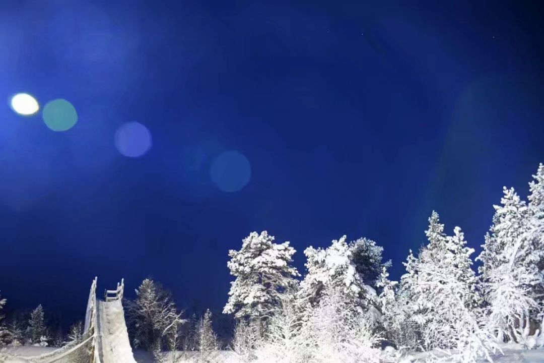 北京飞往摩尔曼斯克,莫斯科转机,两小时时间,求