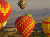 土耳其卡帕多西亚上空的热气球巡礼
