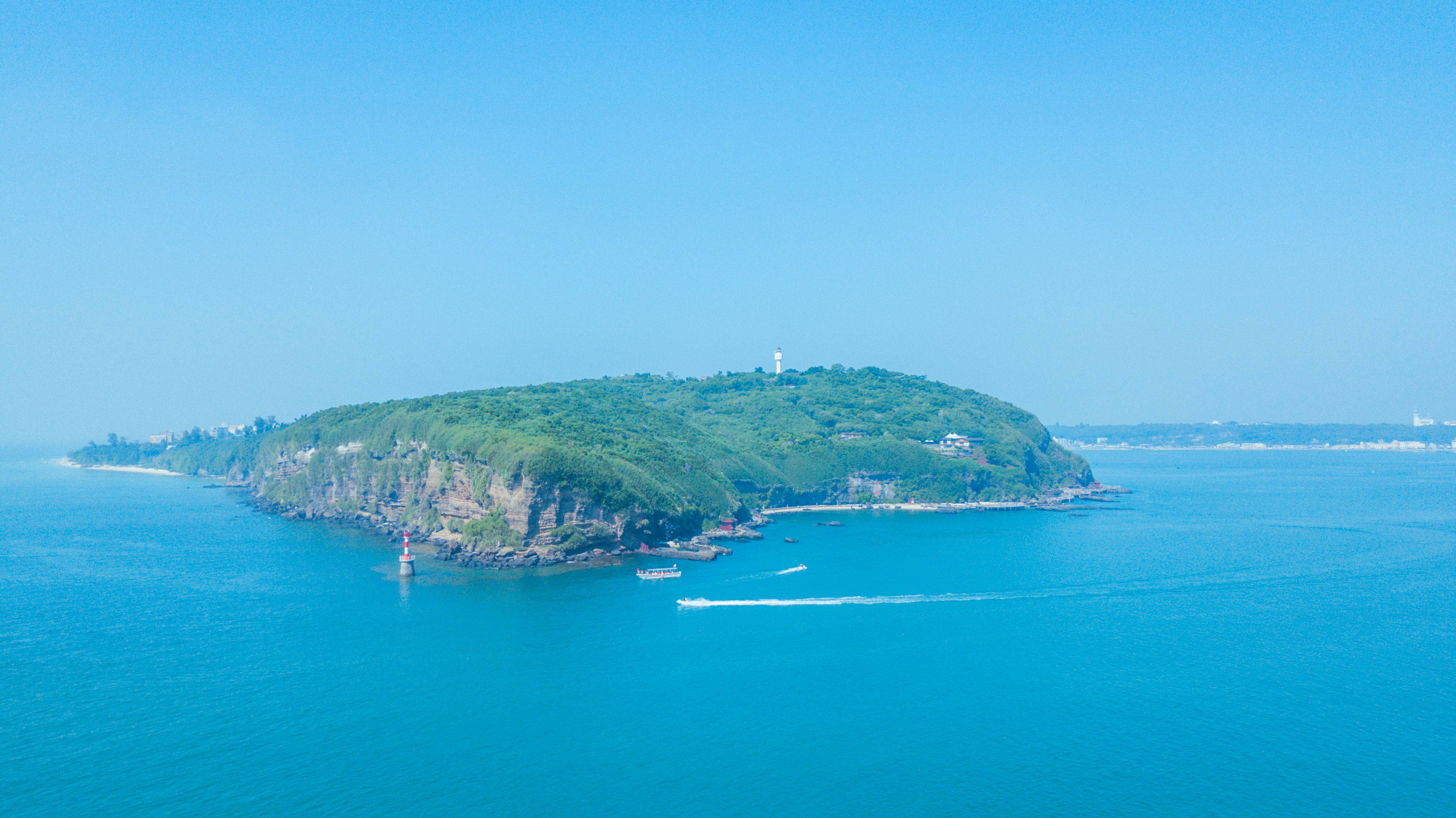 航拍涠洲岛,南边的美丽小岛 - 涠洲岛旅游攻略 - 旅行摄影 | 旅行视频