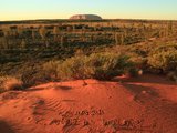 J&J 非典型游客－－乌鲁鲁Uluru, 踏上澳洲中部的红土地