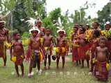 行走在巴布亚新几内亚的处女地，潜水，火山，食人族
