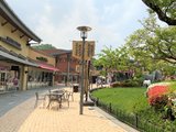 花团锦簇好时光，春日购物必去郊外型韩国名牌折扣购物中心