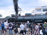 在泰国搭世界仅存日本制CX50蒸汽火车 复古外型、水煤整备好吸睛