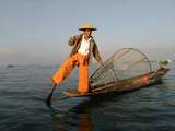 缅甸行•茵莱湖(5)泛舟湖上•单脚划船捕鱼