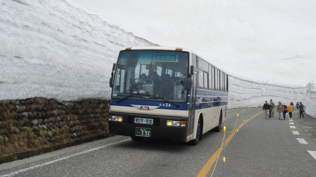 立山黑部阿尔卑斯路线游览线路攻略 立山黑部阿尔卑斯路线地址 立山黑部阿尔卑斯路线门票查询预订 穷游网移动版