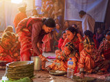 【尼泊尔尼瓦尔女孩与贝尔树果的婚礼】