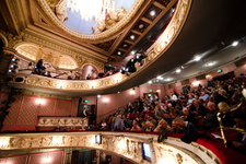 伦敦歌剧院：放松并享受演出