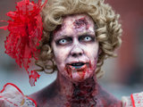 【2014年10月25日又来了】Toronto Zombie Walk 2007–2013 先补点药吧！！