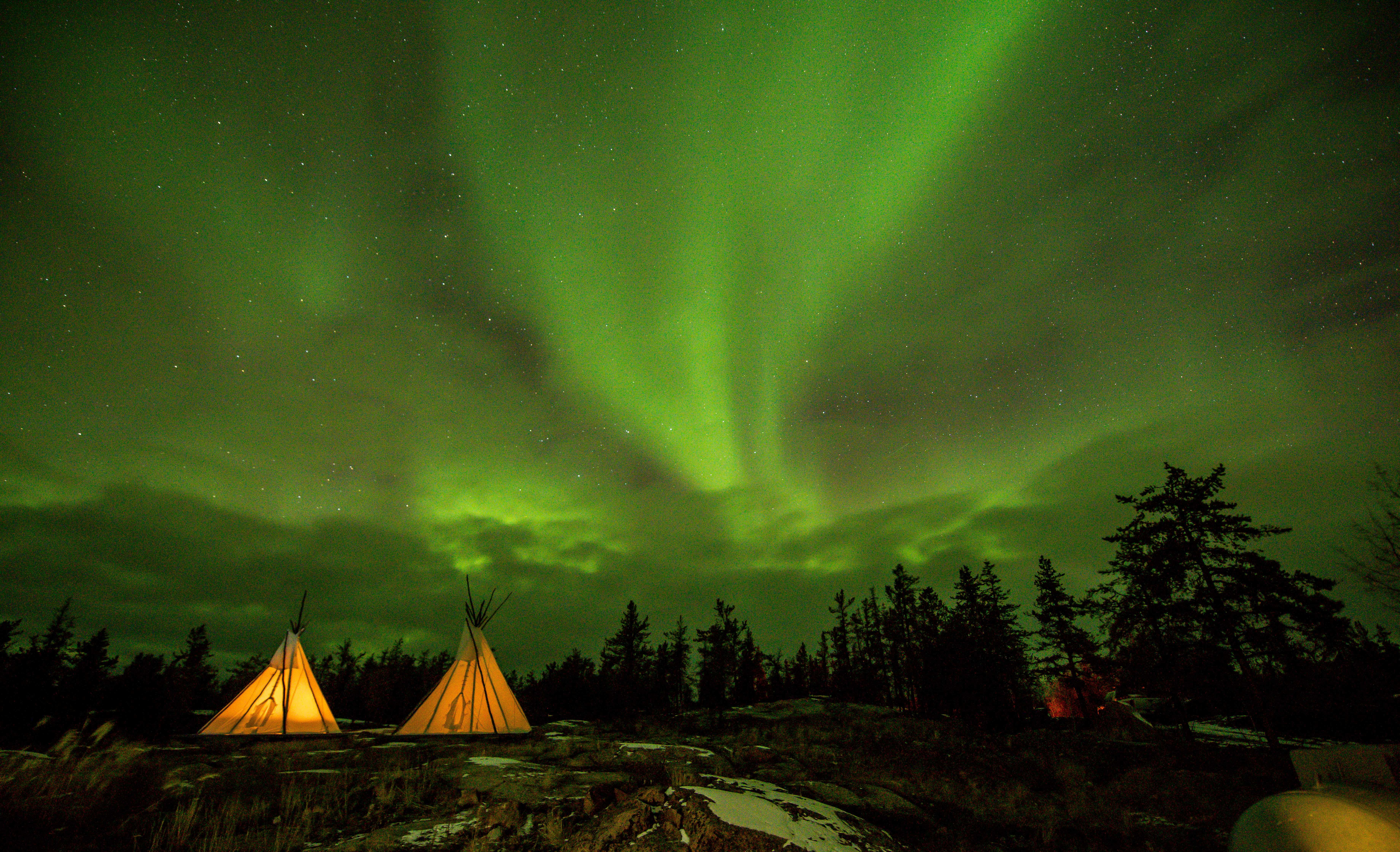 1月2月中比较好看见极光的是几月芬兰挪威