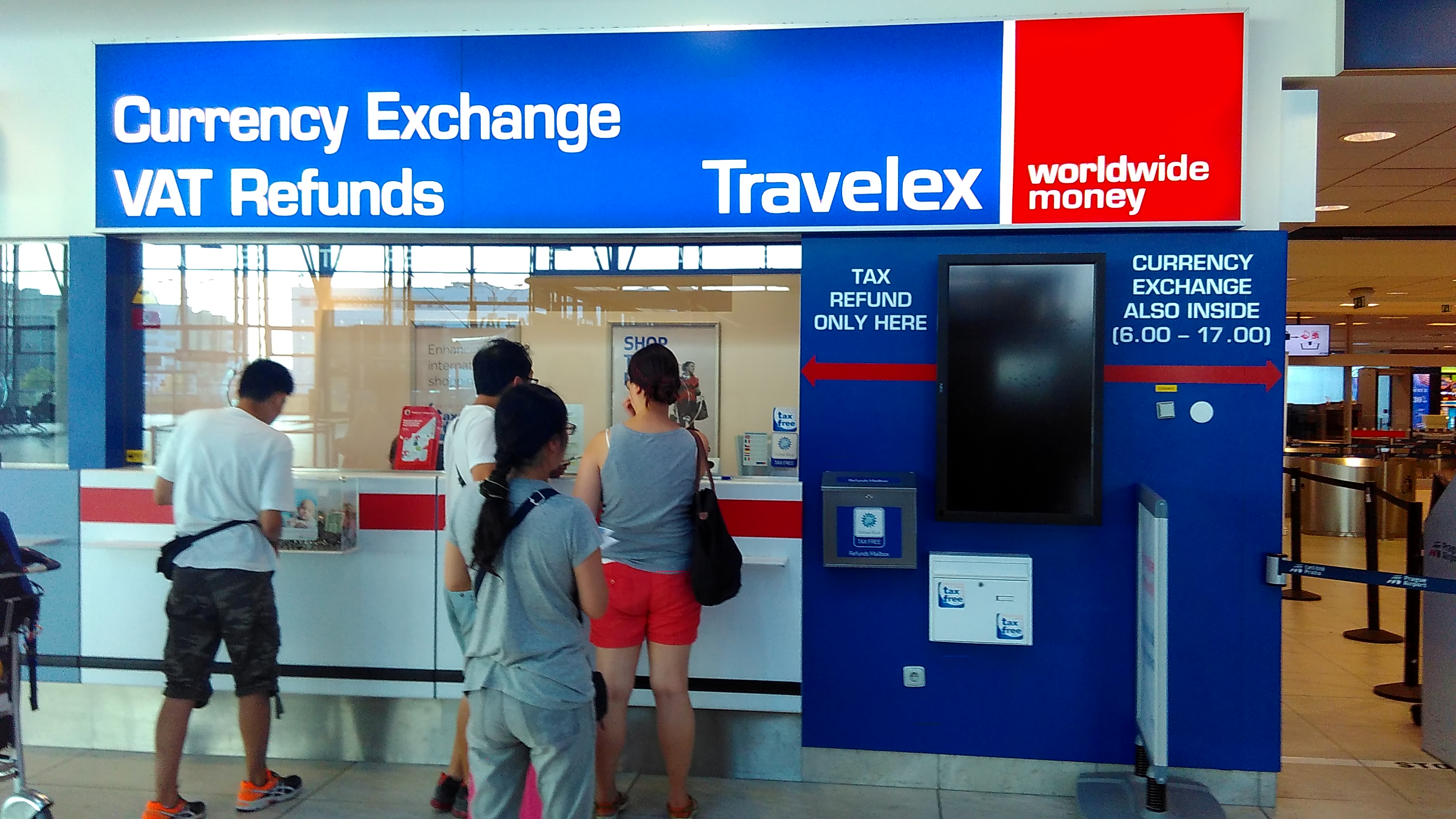 从布拉格经由法兰克福转机回国,在国内买好的