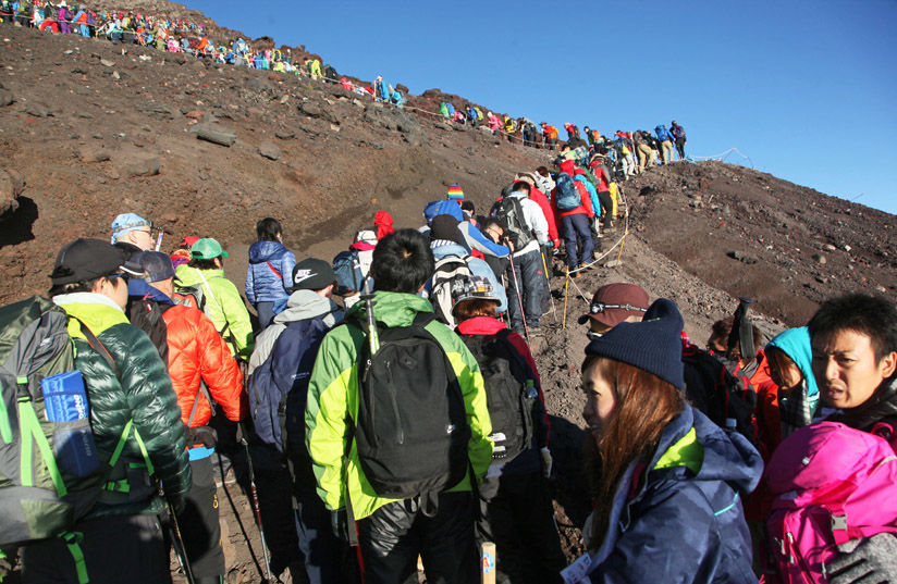 国际散拼团 富士山十合目登顶观日出 山中湖温泉入浴 专业登山导游2日游 富士山小屋住宿 特价城市玩乐预订 自由行特价团购促销优惠