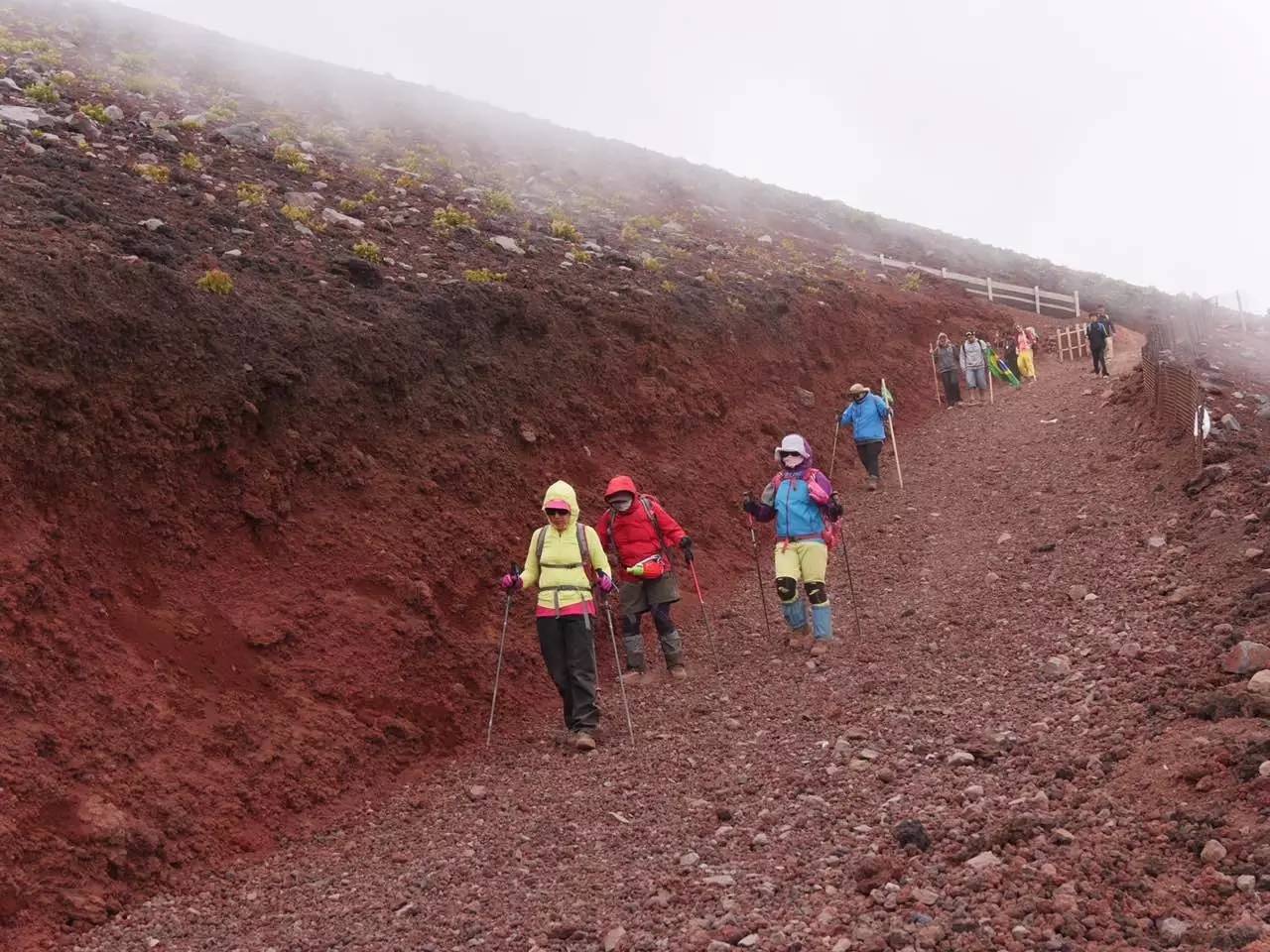 国际散拼团 富士山十合目登顶观日出 山中湖温泉入浴 专业登山导游2日游 富士山小屋住宿 特价城市玩乐预订 自由行特价团购促销优惠