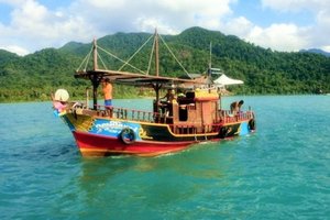 泰国象岛浪漫红木船出海一日游(三岛+浮潜+海钓)