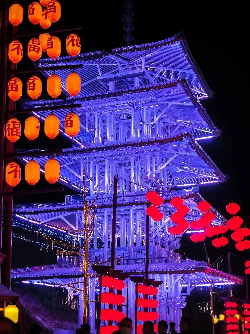 ▲今年的自贡灯会预计10月份结束  图/穷游biu主 秉小烛